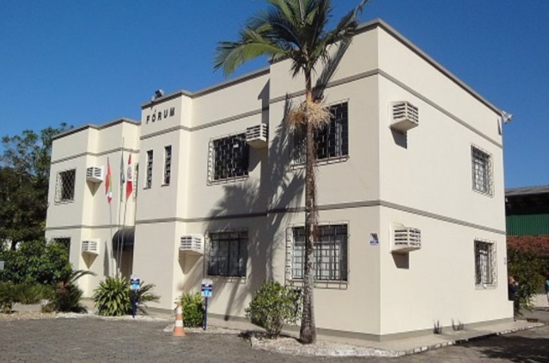 Médico que atuava em Canelinha e Major Gercino é condenado a 9 anos por estupro de vulnerável