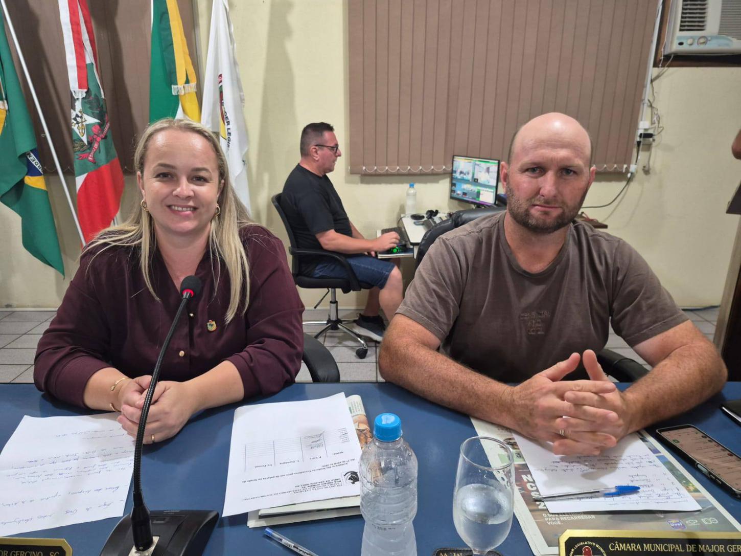 Câmara realiza 11ª sessão ordinária com participação de vereadores e secretária de Assistência Social