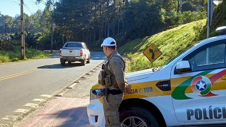 Colisão frontal é registrada na SC-108 em Major Gercino e causa danos em veículos