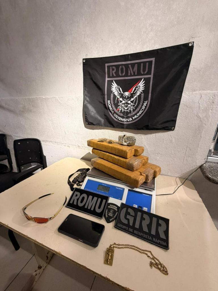 Tráfico com menor: homem é preso com quase 5 kg de maconha após flagrante