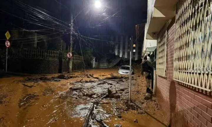 Chuva deixa 22 mortos e centenas de desabrigados em Juiz de Fora e Ubá; 45 estão desaparecidos